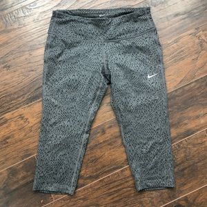 Nike Dri Fit Capris Leggings